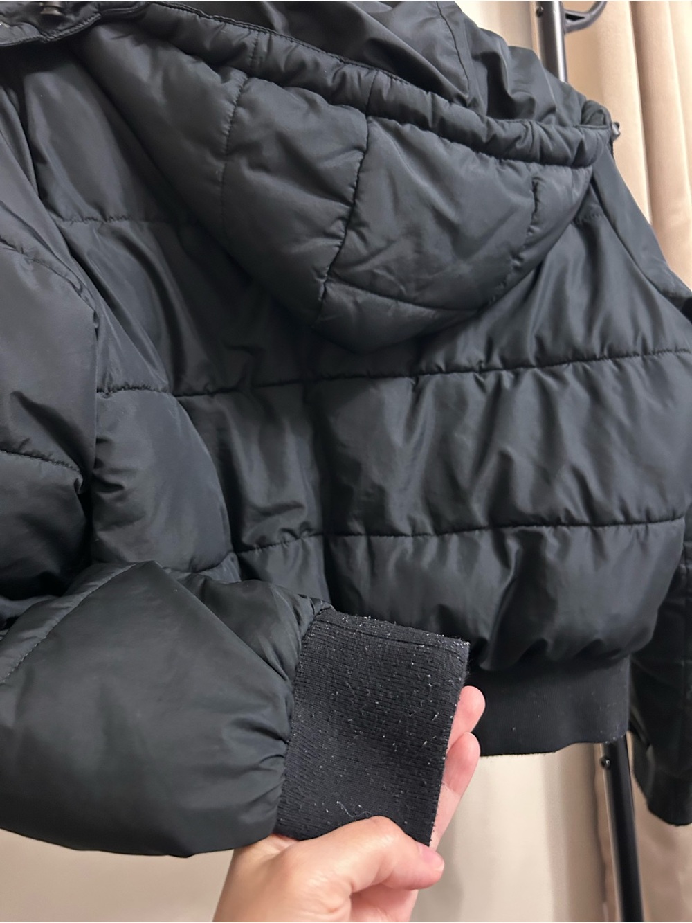Hollister Black Quilted Puff Jacket with Ribbed Hem - Picture 6 of 6